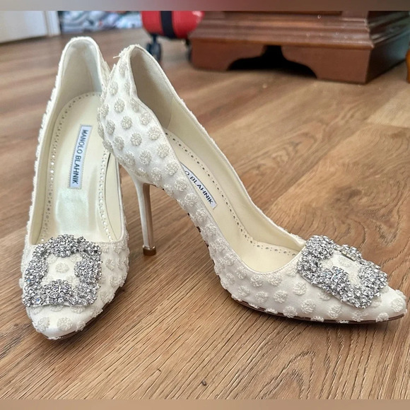 Manolo Blahnik Hangisi Cream Textured Polka Dot Crystal Wedding Heels - Picture 3 of 11